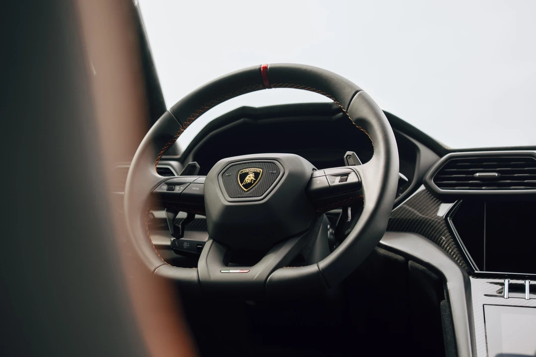 2023 Lamborghini Urus Performante - Image 28 of 31