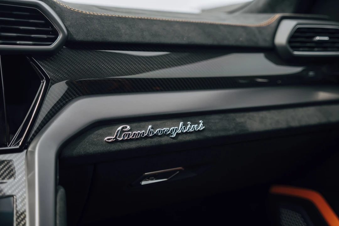 2023 Lamborghini Urus Performante - Image 26 of 31