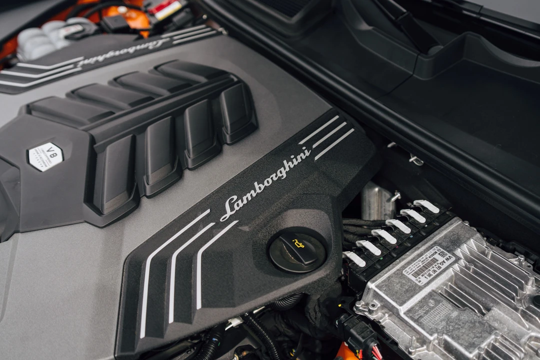 2023 Lamborghini Urus Performante - Image 11 of 31