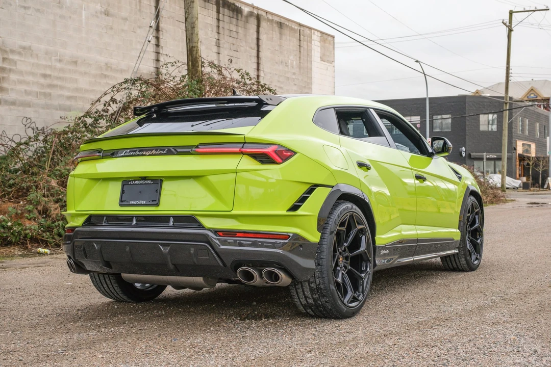 2023 Lamborghini Urus Performante - Image 15 of 31