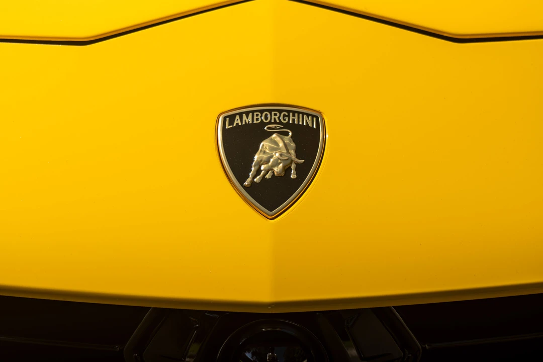 2023 Lamborghini Urus Performante - Image 27 of 31