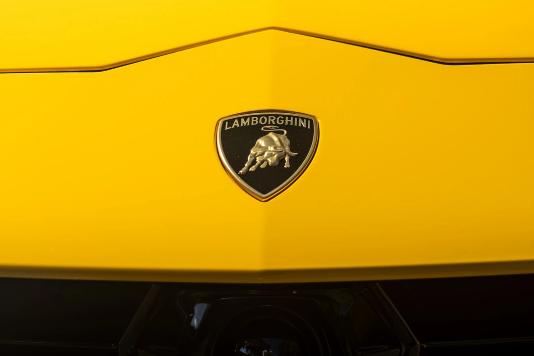 2023 Lamborghini Urus Performante - Image 28 of 31
