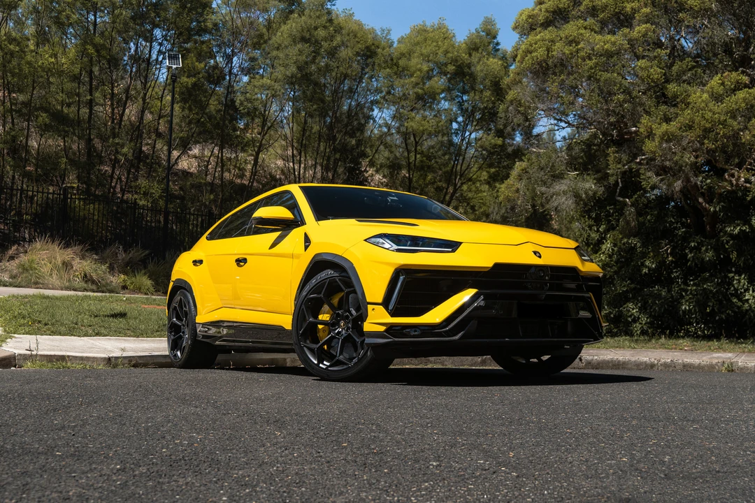 2023 Lamborghini Urus Performante - Image 17 of 31