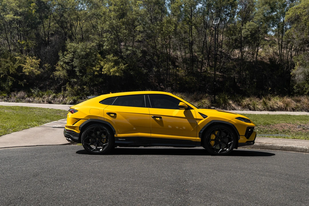 2023 Lamborghini Urus Performante - Image 16 of 31