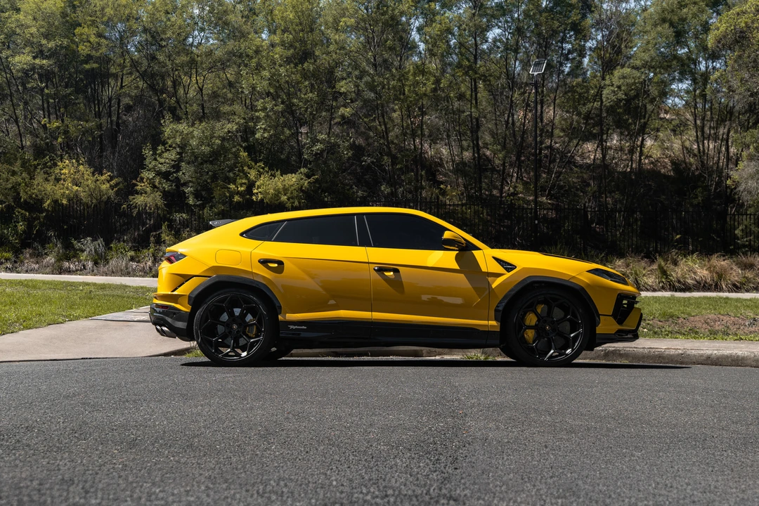 2023 Lamborghini Urus Performante - Image 8 of 31
