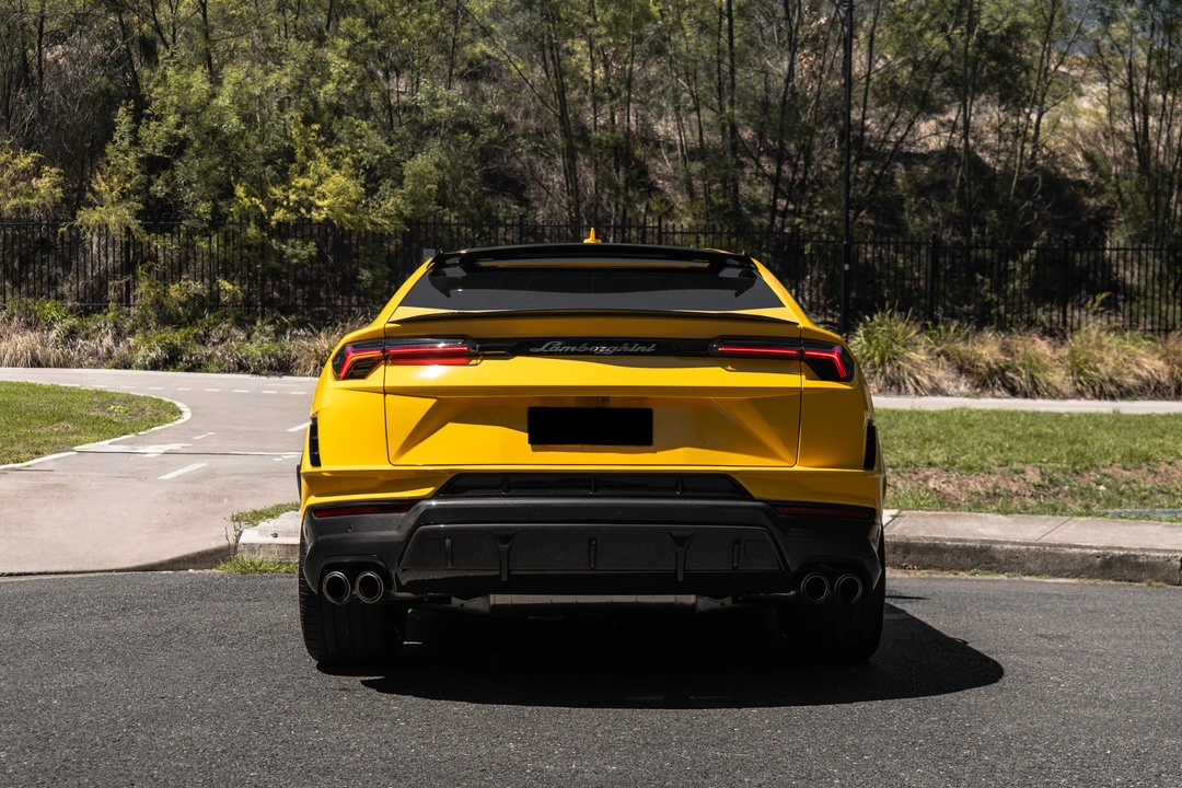 2023 Lamborghini Urus Performante - Image 14 of 31