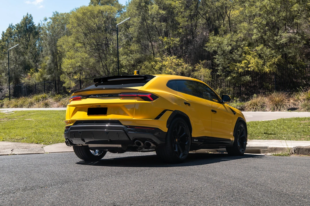 2023 Lamborghini Urus Performante - Image 15 of 31