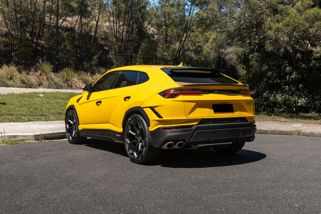 2023 Lamborghini Urus Performante - Image 13 of 31