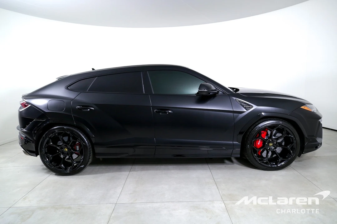 2023 Lamborghini Urus Performante - Image 9 of 12