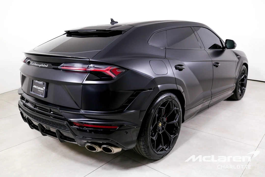 2023 Lamborghini Urus Performante - Image 8 of 12