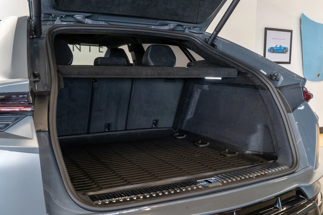 2023 Lamborghini Urus Performante - Image 19 of 31