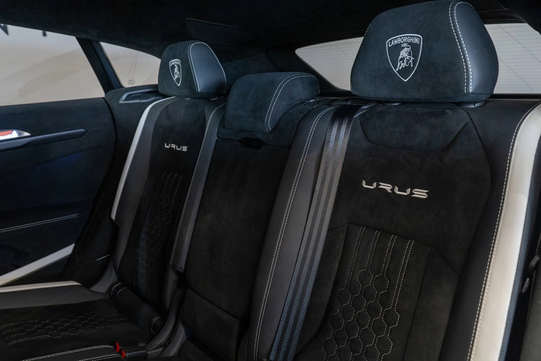2023 Lamborghini Urus Performante - Image 11 of 31