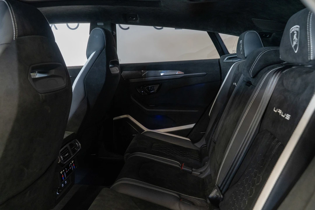 2023 Lamborghini Urus Performante - Image 12 of 31