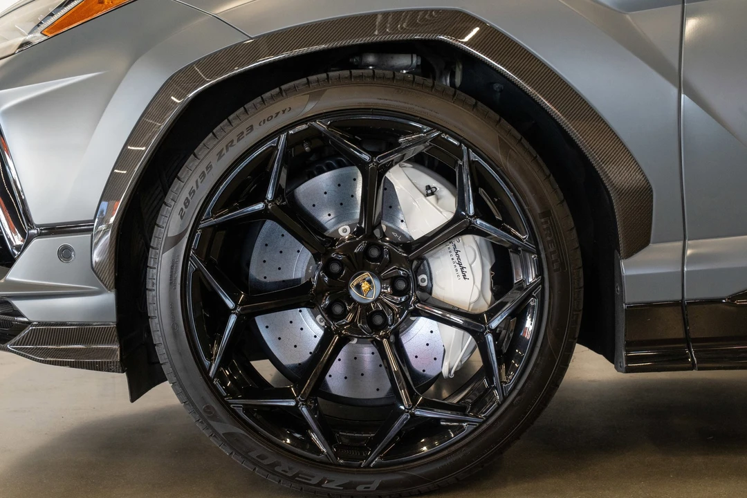 2023 Lamborghini Urus Performante - Image 28 of 31