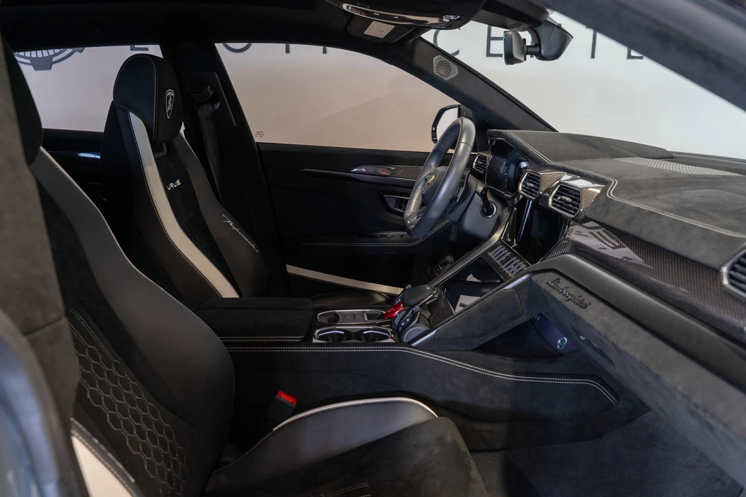 2023 Lamborghini Urus Performante - Image 14 of 31