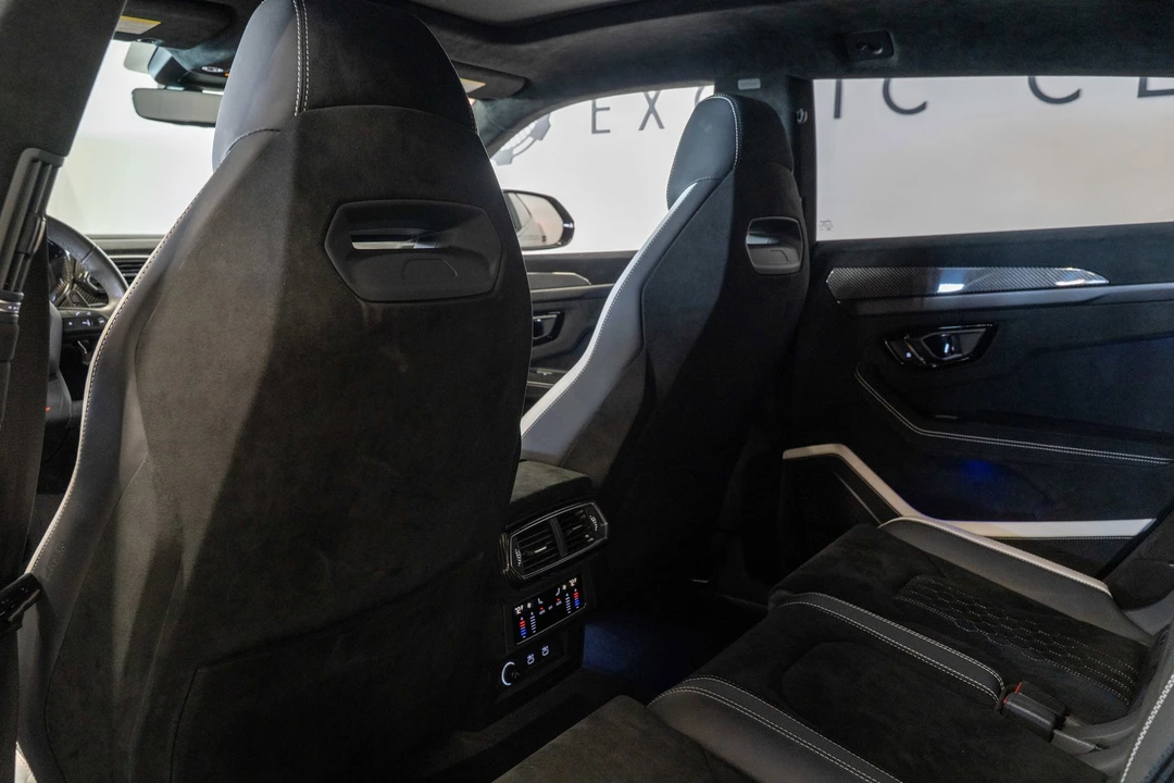 2023 Lamborghini Urus Performante - Image 10 of 31