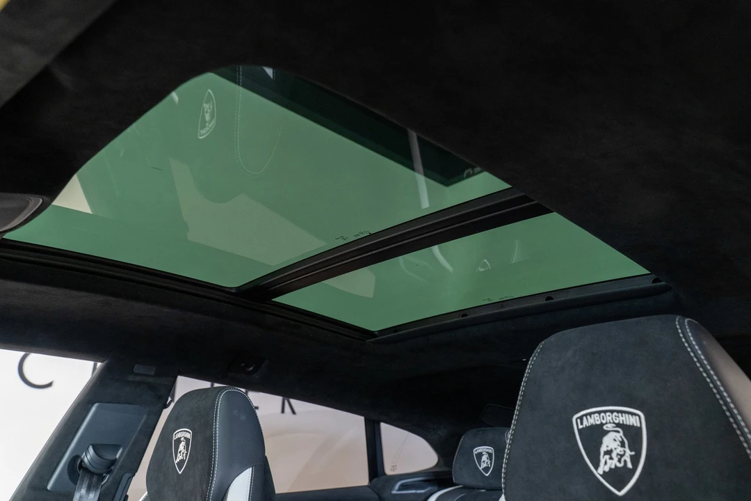 2023 Lamborghini Urus Performante - Image 9 of 31