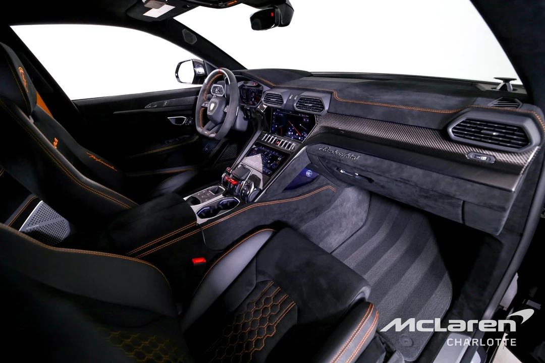 2023 Lamborghini - Image 27 of 31
