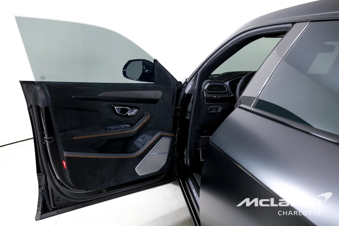 2023 Lamborghini - Image 10 of 31
