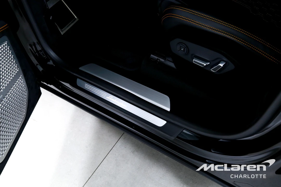 2023 Lamborghini Urus Performante - Image 16 of 31
