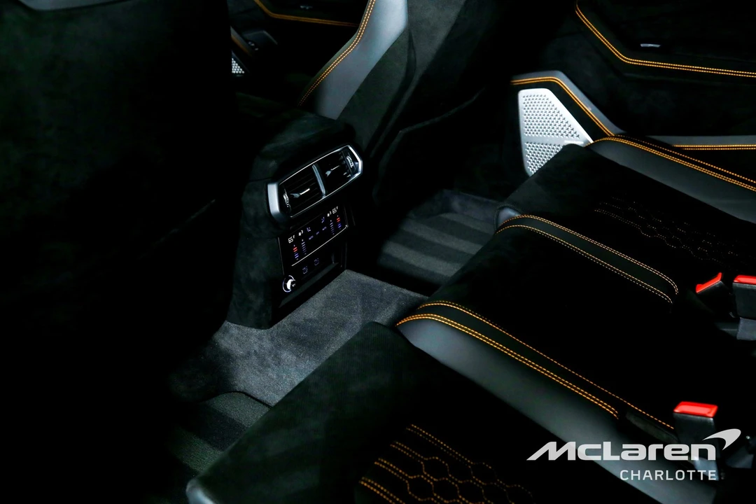 2023 Lamborghini Urus Performante - Image 19 of 31