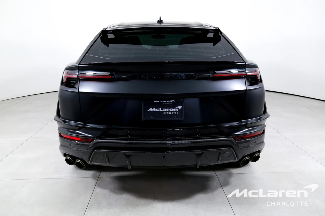 2023 Lamborghini - Image 7 of 31