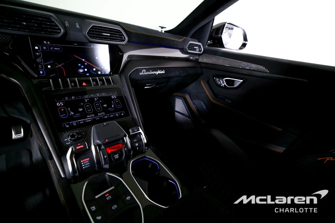 2023 Lamborghini - Image 15 of 31