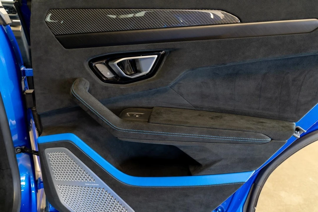 2023 Lamborghini Urus Performante - Image 18 of 21