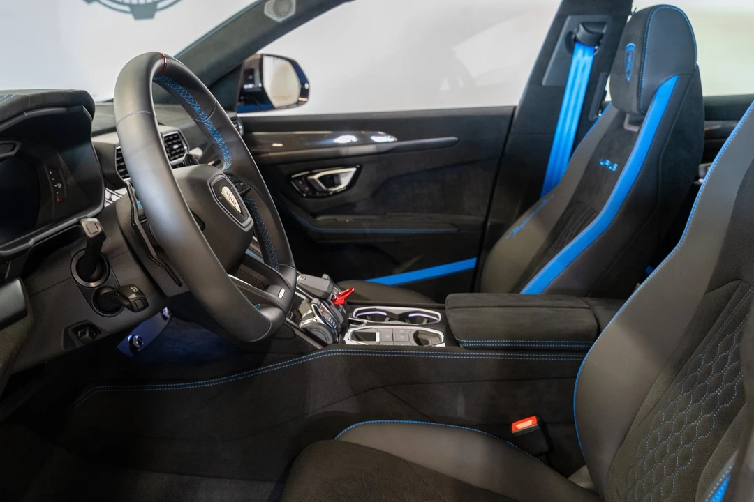 2023 Lamborghini Urus Performante - Image 4 of 31