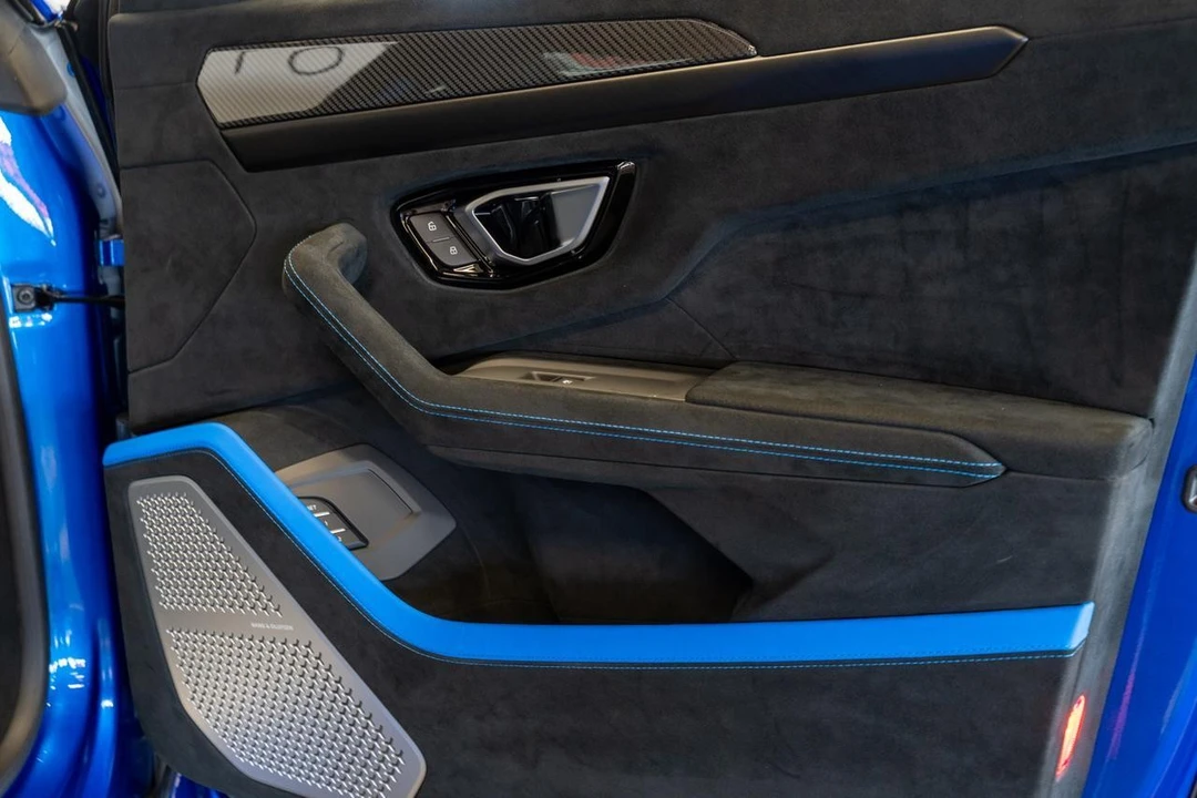 2023 Lamborghini Urus Performante - Image 17 of 21