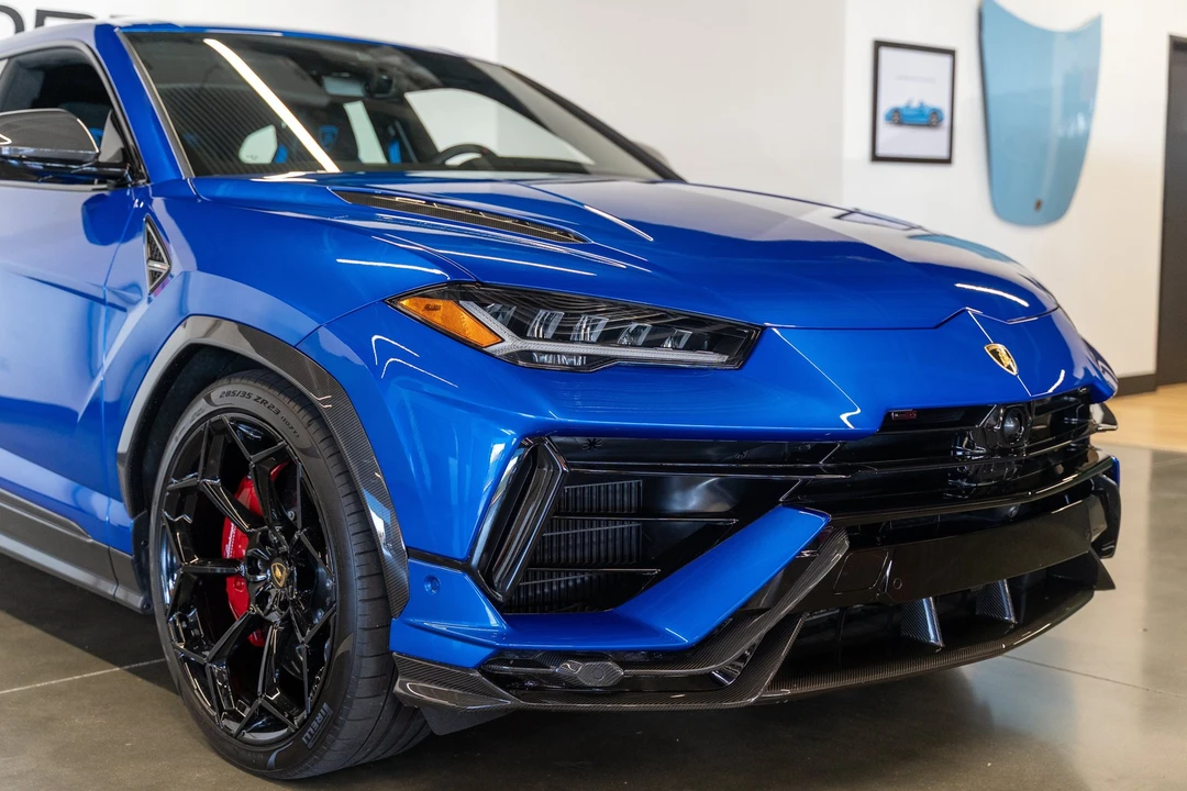 2023 Lamborghini Urus Performante - Image 12 of 31
