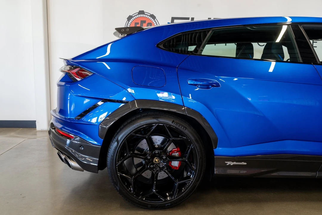 2023 Lamborghini Urus Performante - Image 15 of 31