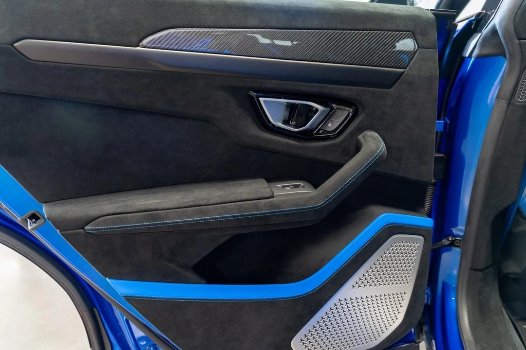 2023 Lamborghini Urus Performante - Image 16 of 21