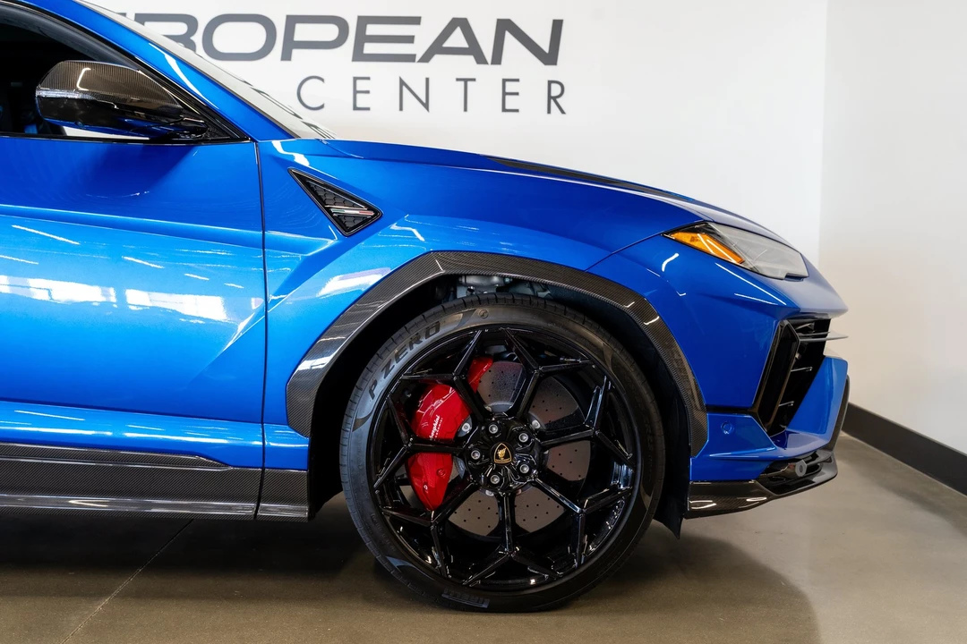 2023 Lamborghini Urus Performante - Image 16 of 31