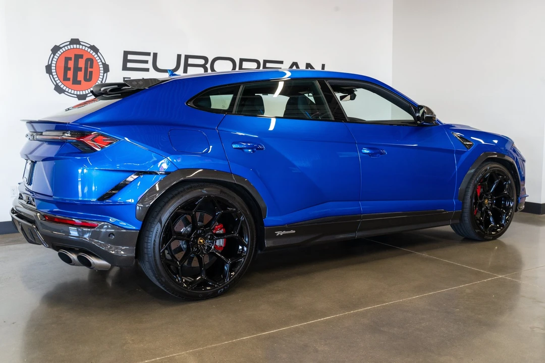 2023 Lamborghini Urus Performante - Image 17 of 31
