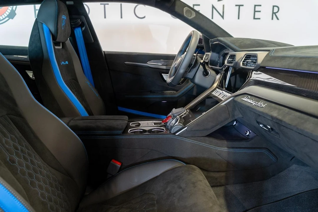 2023 Lamborghini Urus Performante - Image 12 of 21