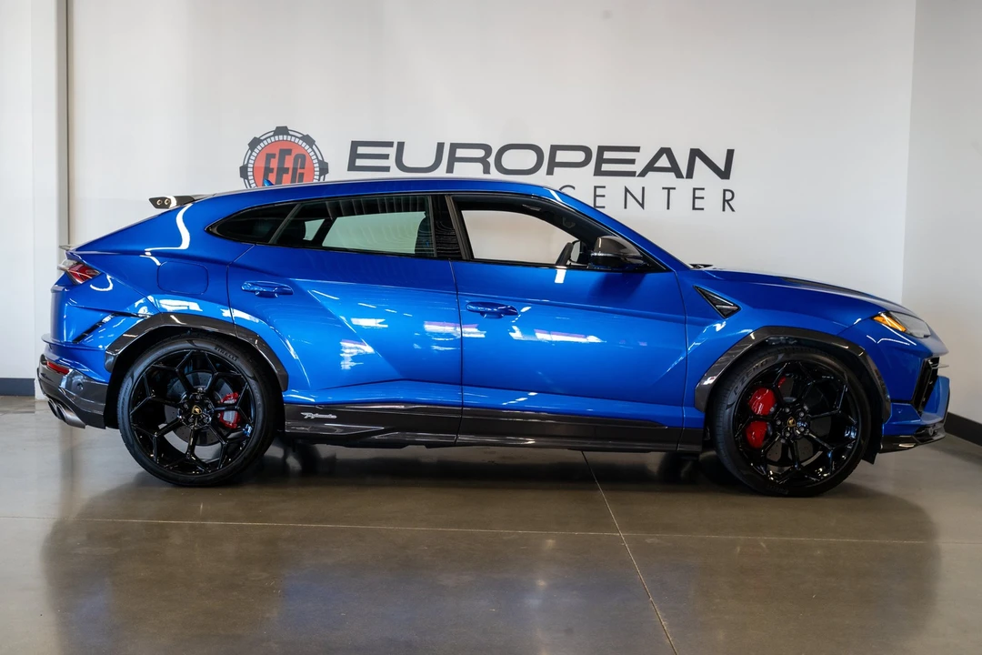 2023 Lamborghini Urus Performante - Image 14 of 31