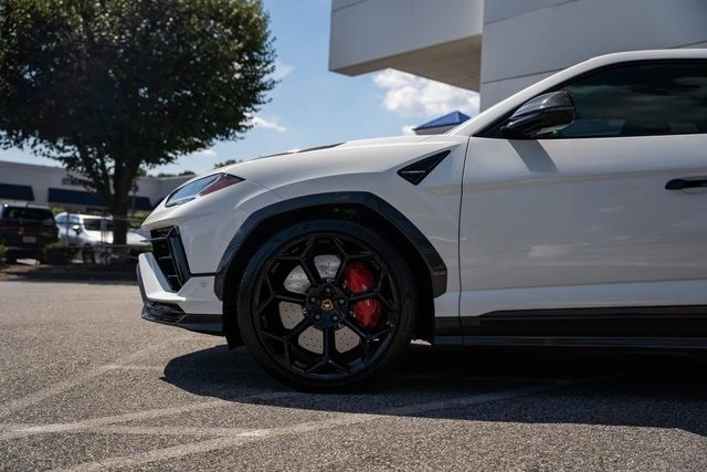 2023 Lamborghini Urus Performante - Image 9 of 12