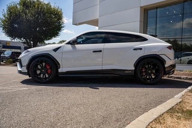 2023 Lamborghini Urus Performante - Image 8 of 12