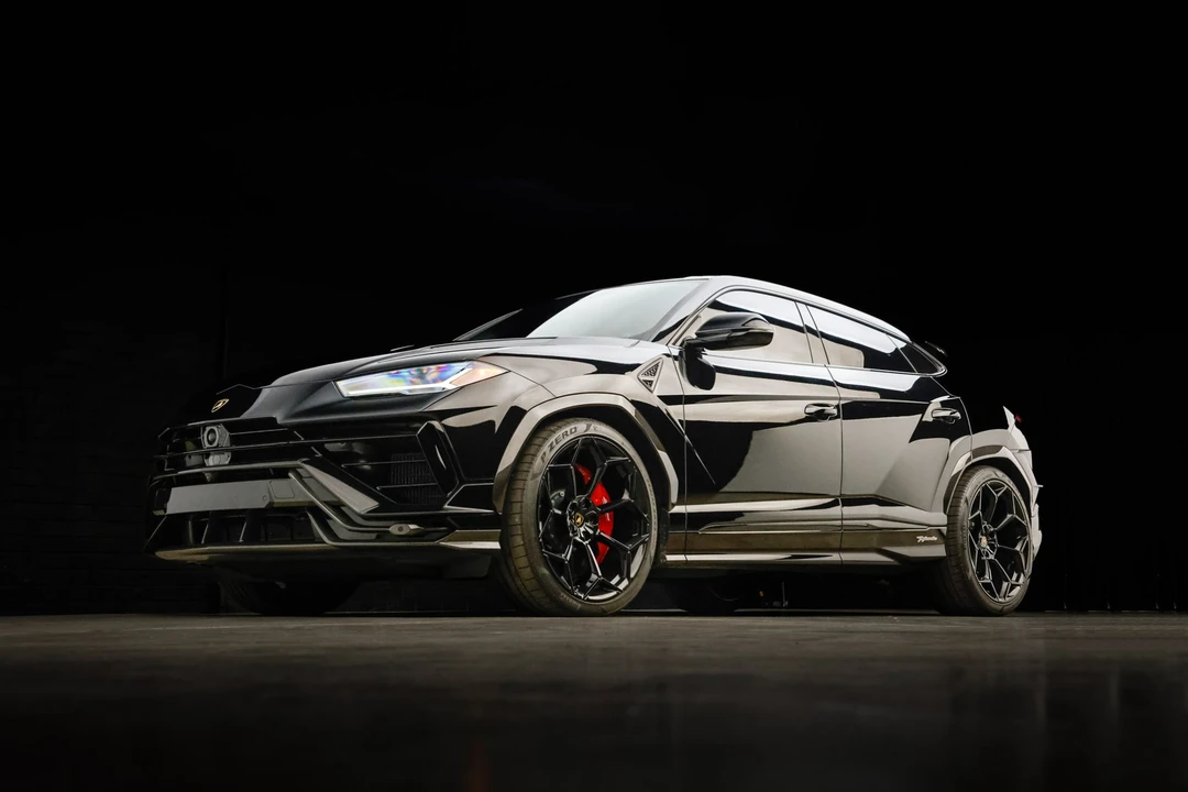 2023 Lamborghini Urus Performante - Image 17 of 31