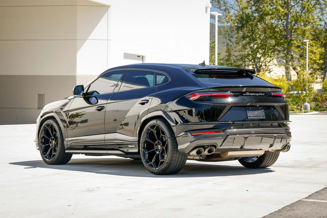 2023 Lamborghini Urus Performante - Image 13 of 31