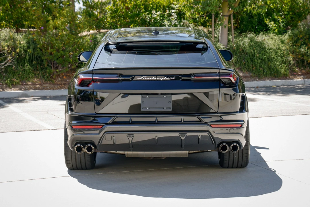 2023 Lamborghini Urus Performante - Image 12 of 31