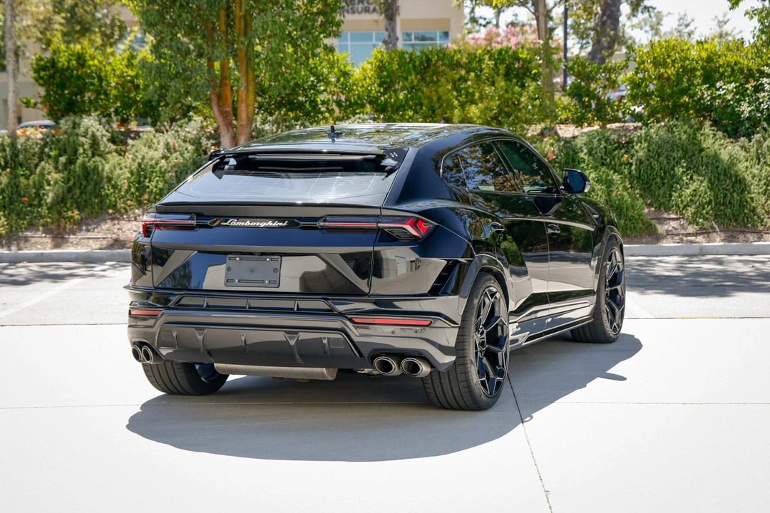 2023 Lamborghini Urus Performante - Image 10 of 31