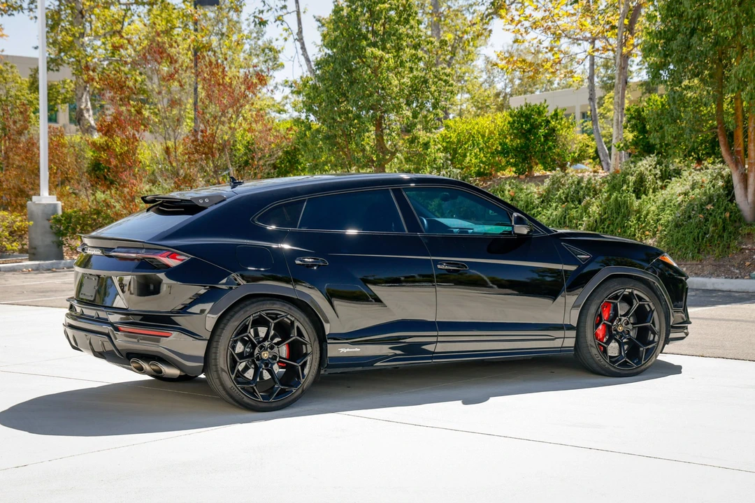 2023 Lamborghini Urus Performante - Image 8 of 31