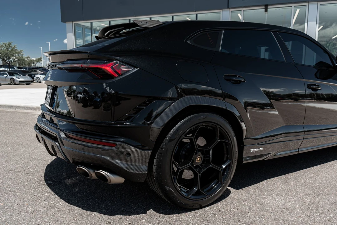 2023 Lamborghini Urus - Image 13 of 31