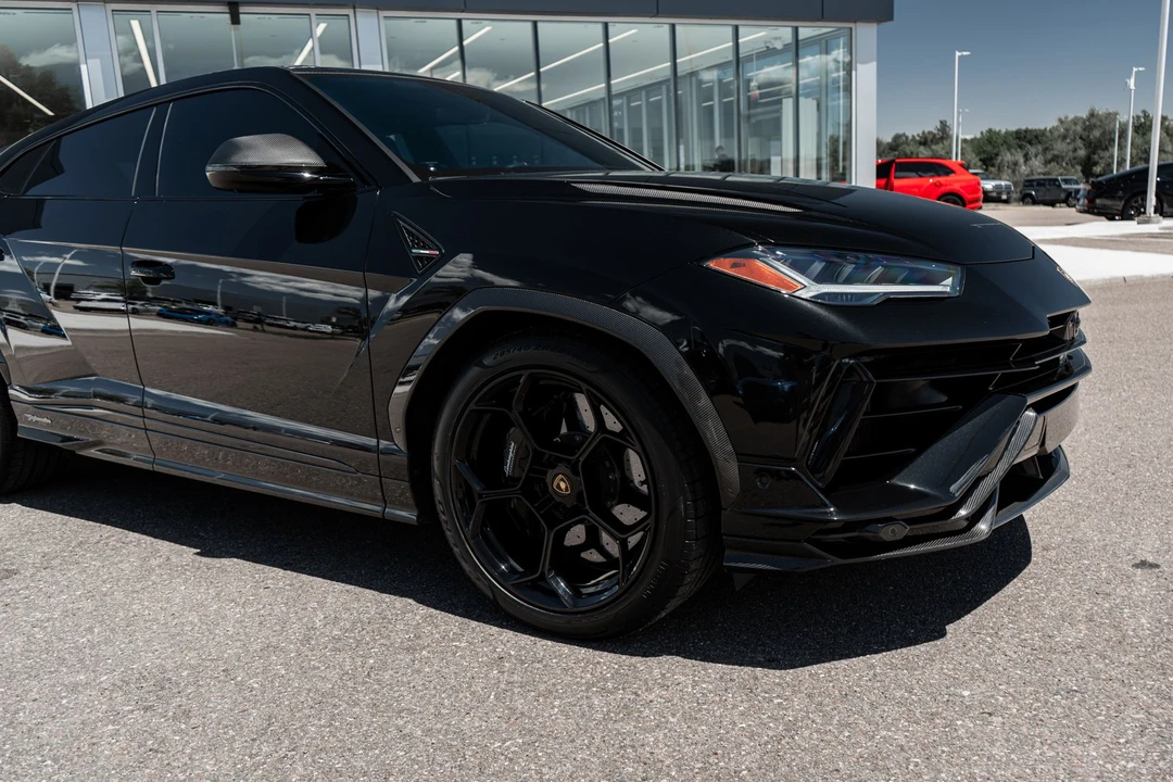 2023 Lamborghini Urus - Image 19 of 31