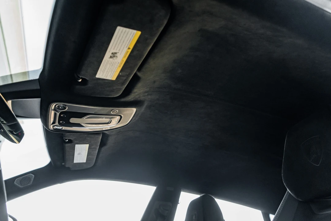 2023 Lamborghini Urus - Image 27 of 31
