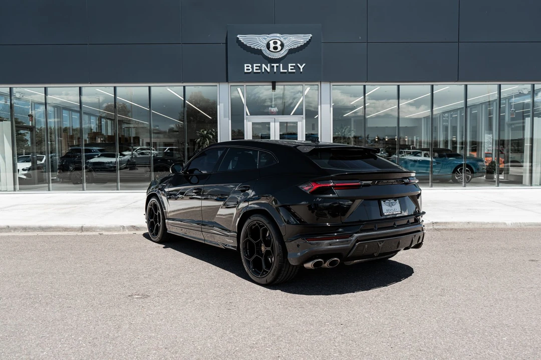2023 Lamborghini Urus - Image 8 of 31