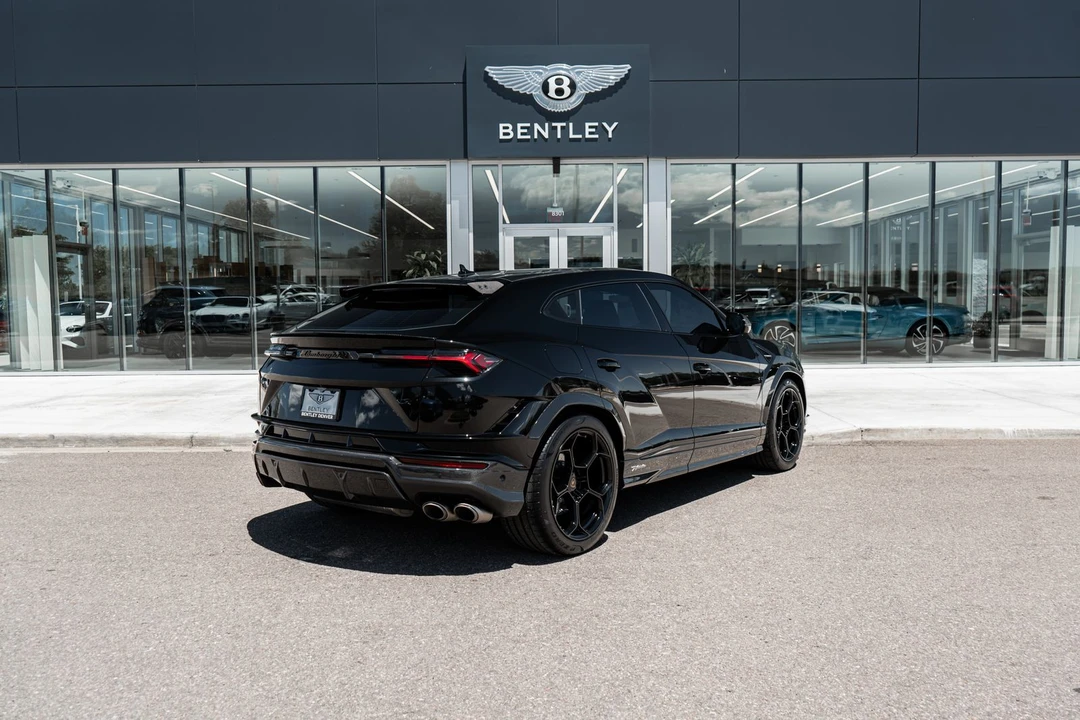 2023 Lamborghini Urus - Image 3 of 31
