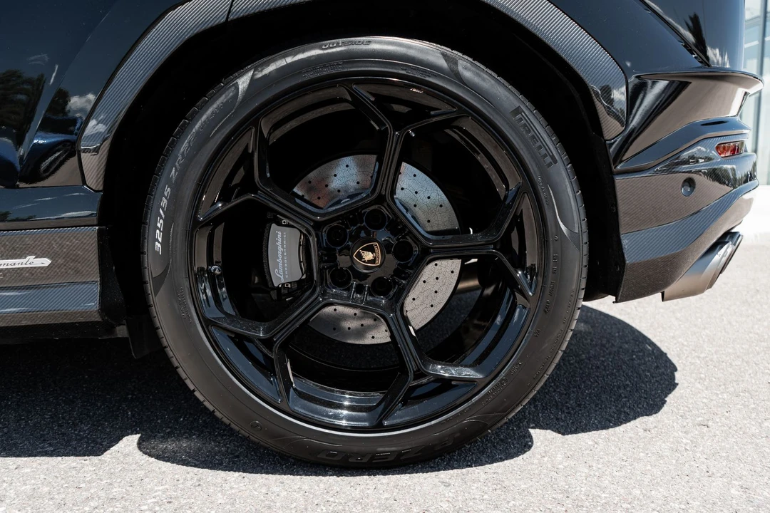 2023 Lamborghini Urus - Image 7 of 31